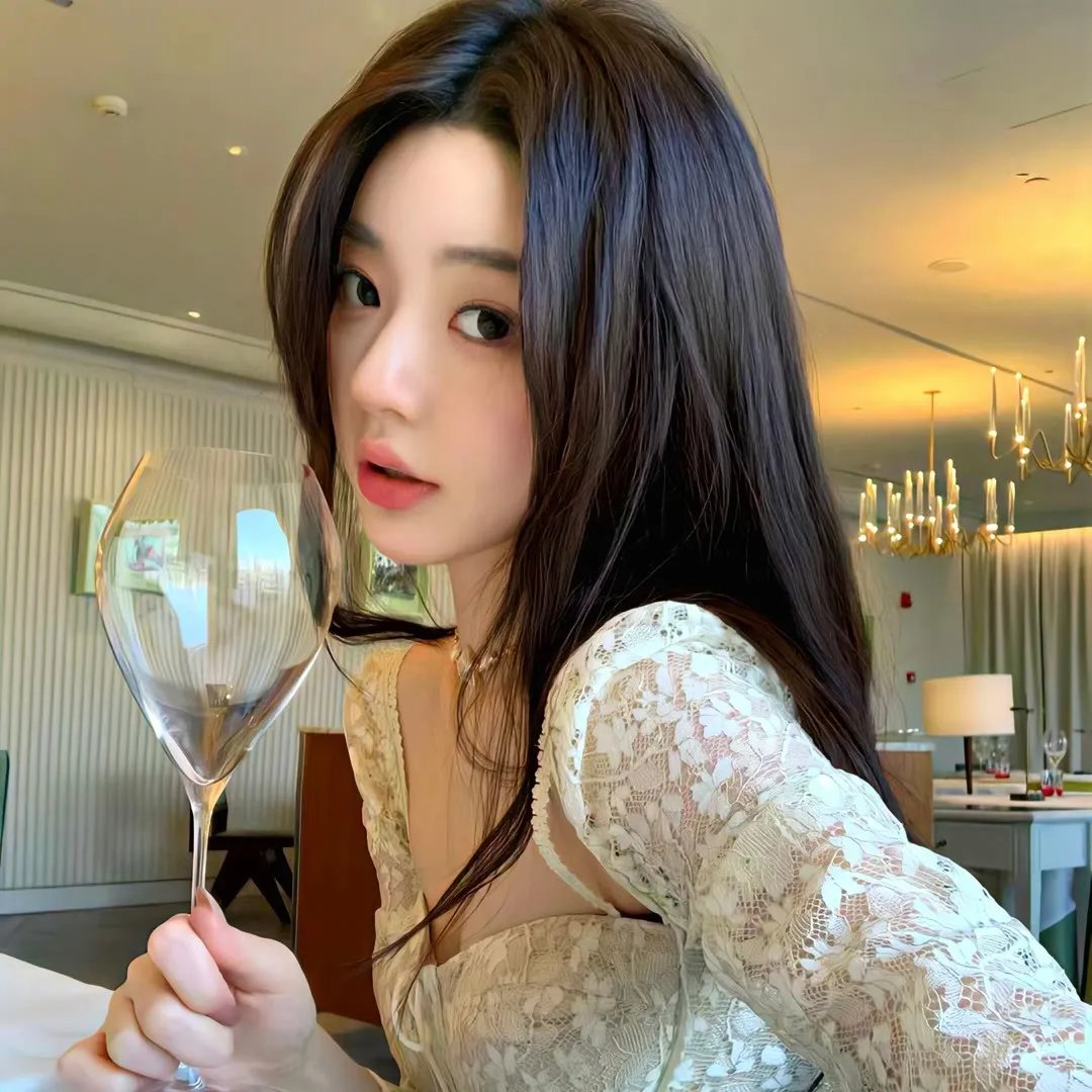 图兰朵：魔咒缘起 海报
