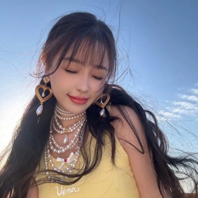 一个隐形女孩的自白 海报